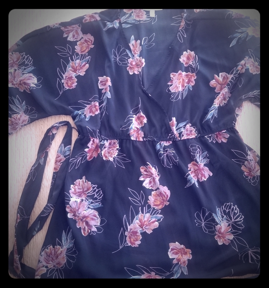 Jessic Simpson kimono maternity tunic